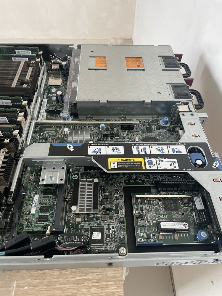 Сервер HP Proliant DL 360p G8 (8x2,5) OEM
