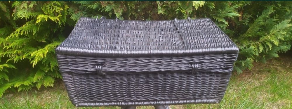 duży wiklinowy Kufer Skrzynia Kosz zamykany malowany na czarno