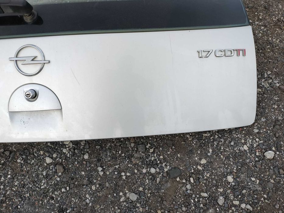 Klapa bagażnika Opel Corsa C srebrna Z157 kompletna