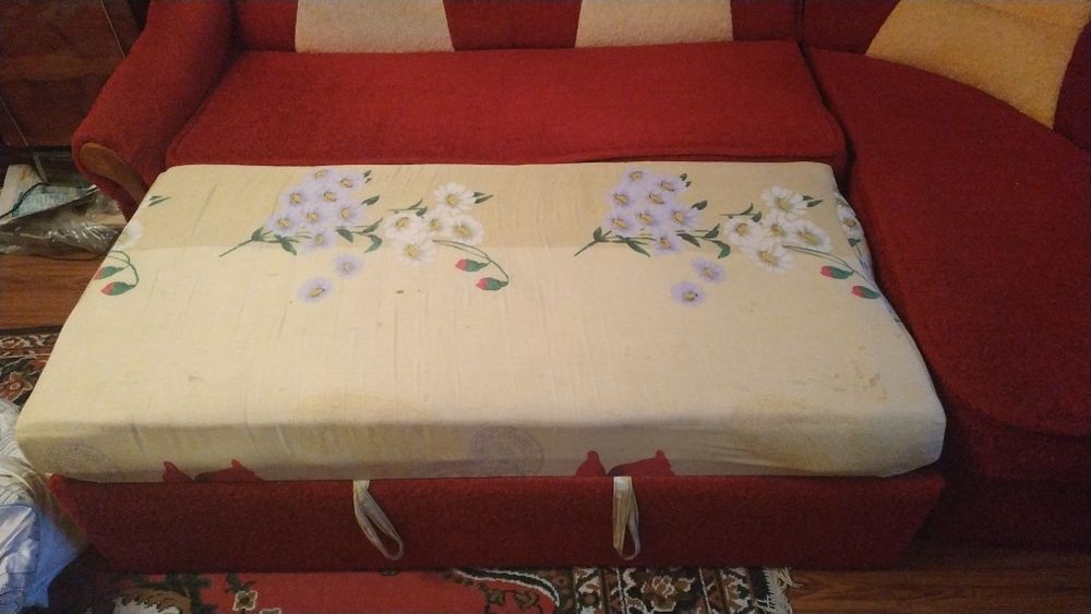 Продам кутовий диван ширина 1,60. Довжина 2,20
