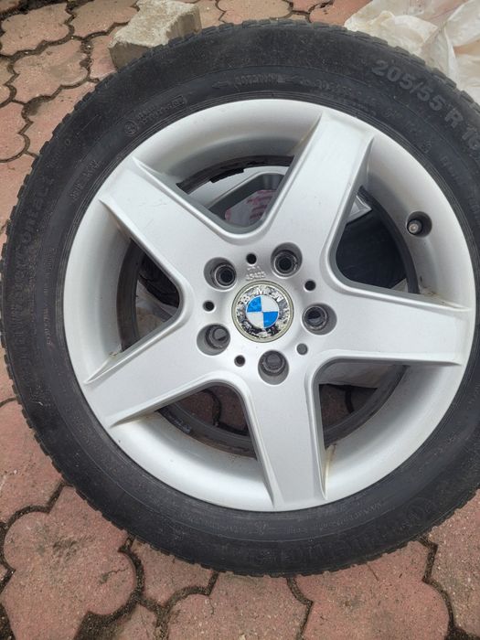 Sprzedam komplet opon  zimowych R16. BMW z felgami  alumin.