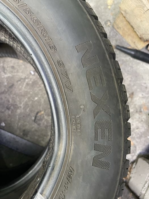Шины 215/55 R16 Nexen б/у пара 7мм зима U7