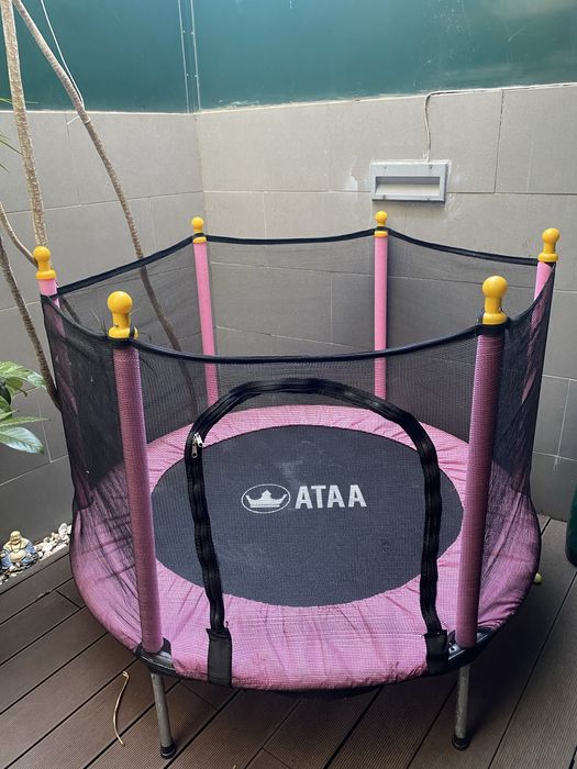 Trampolim infantil