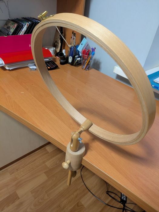 П'яльці круглі дерев'яні з кріпленням до столу Klass & Gessmann