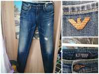 Granatowe jeansy dżinsy basic przetarte Armani Jeans rozmiar 30 S