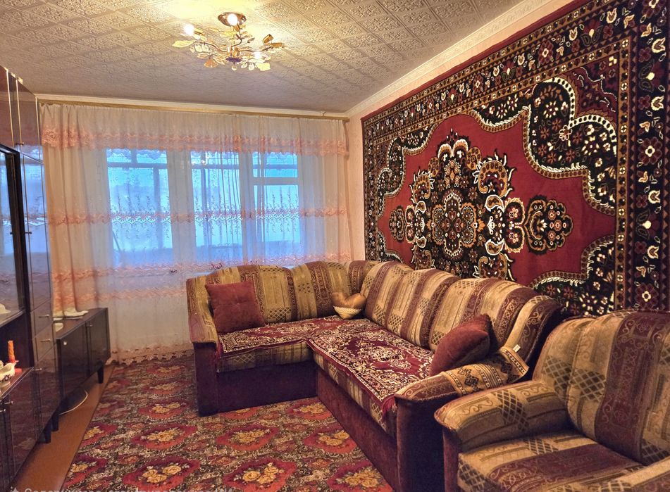 Продам трикімнатну квартиру в районі 13 школи