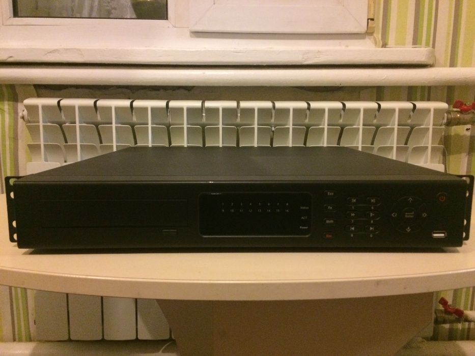 8- канальный видеорегистратор Digital Video Recorde DVR0804LE-L