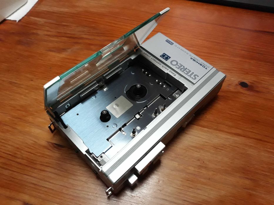 Walkman Toshiba KT-S1, 1983. A funcionar, c/pack rádio, cassetes Metal