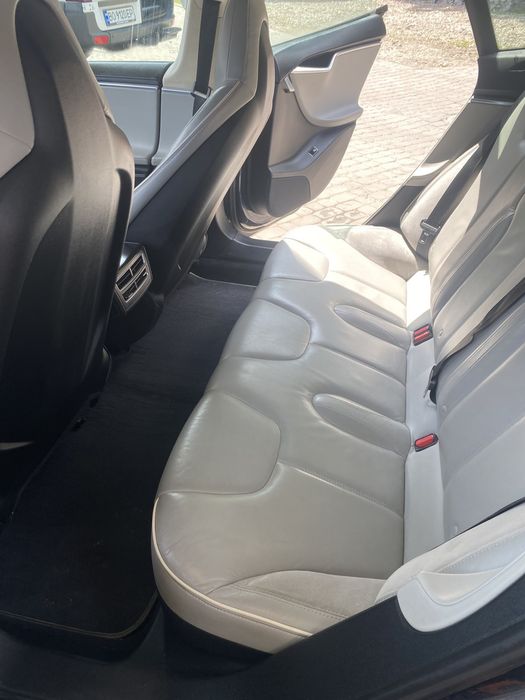 Tesla Model S P85 417к.с 85 КВт. Розмитненна!