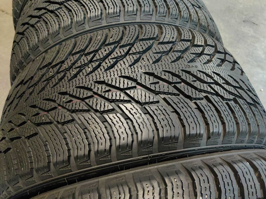Шини зима R18 245 40 Nokian Hakkapeliitta R³ дуже добрий стан