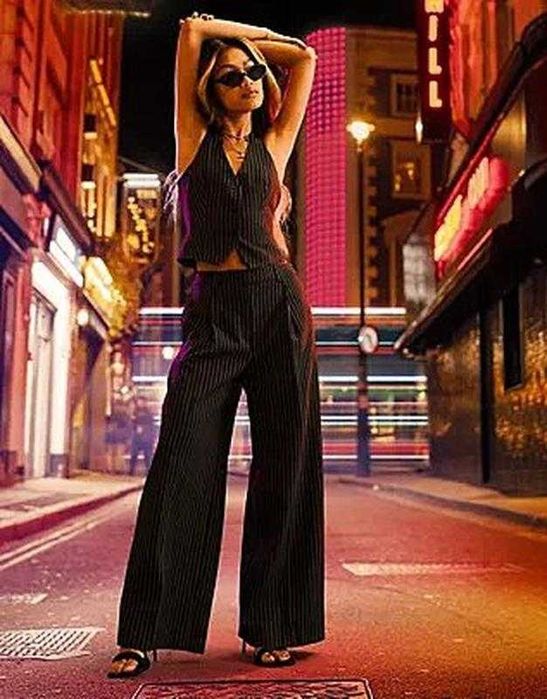 Ann christine новые! широкие брюки с защипами в продольную полоску