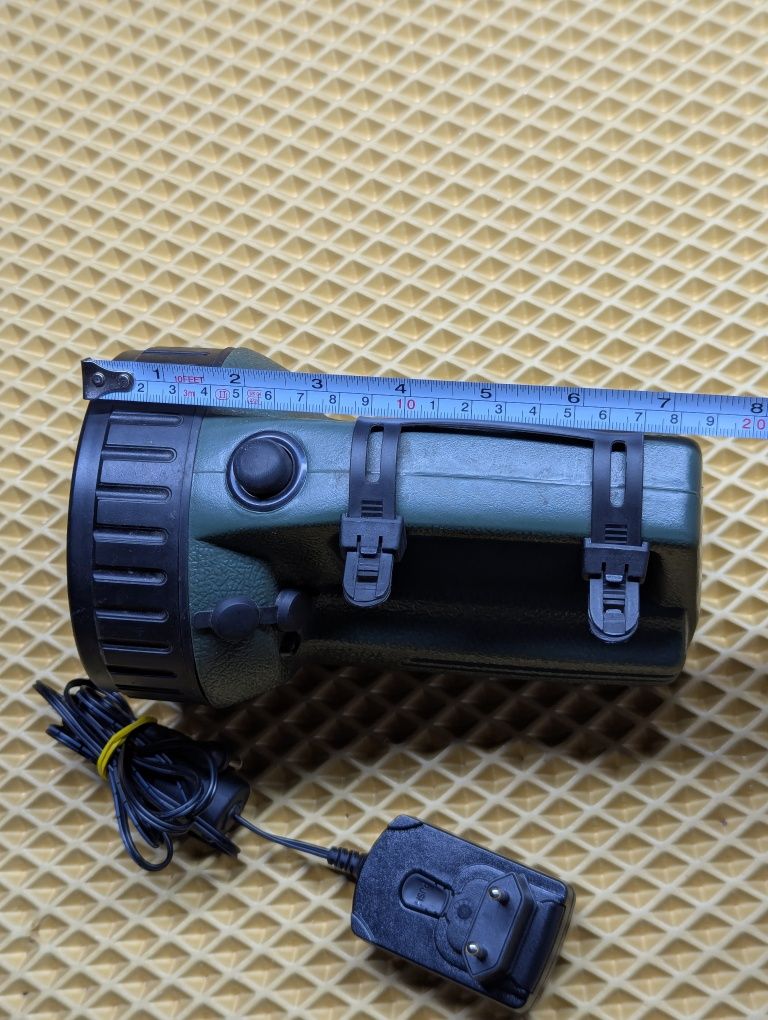 Фонарик Ben electronic 3810 галоген