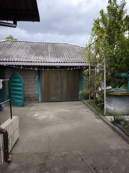 Продаж добротного цегляного  будинку