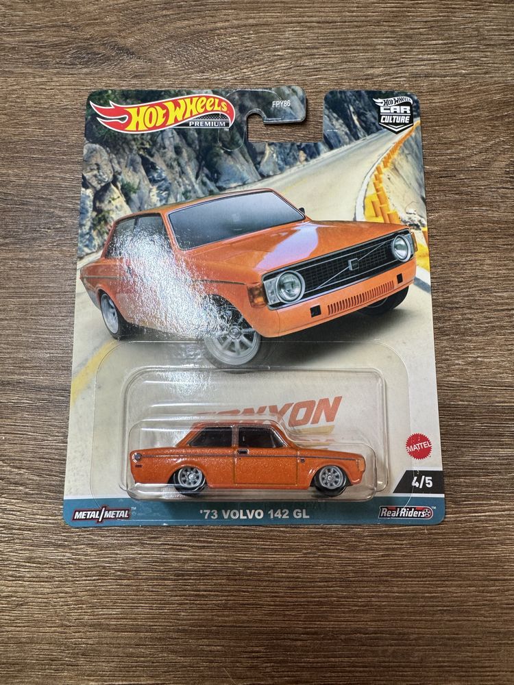 Hot Wheels Premium Volvo 142 GL 73