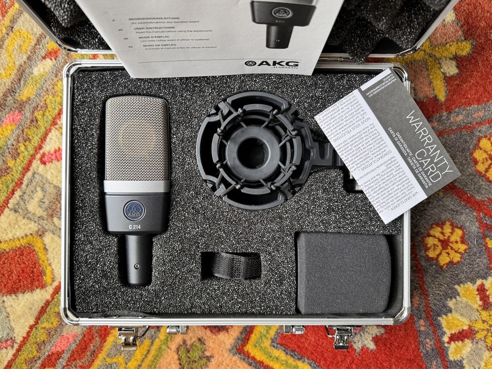 AKG C214 професійний конденсаторний мікрофон