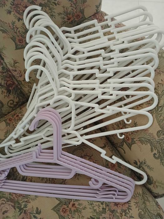 conjunto de 19 cabides