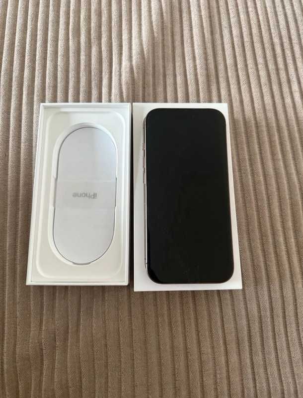 iPhone 16 Pro Smartfon Apple 256GB Pamięci Pustynny Tytan 100% Baterii