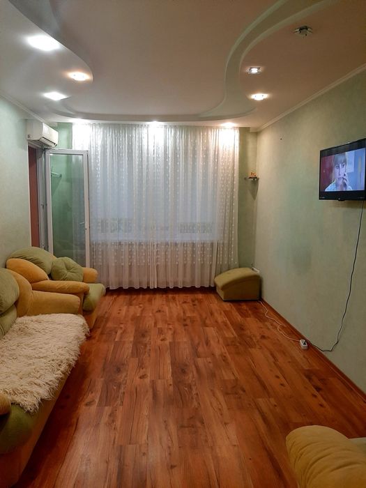 Оренда 2-х кім квартури посуточно , горняцкий