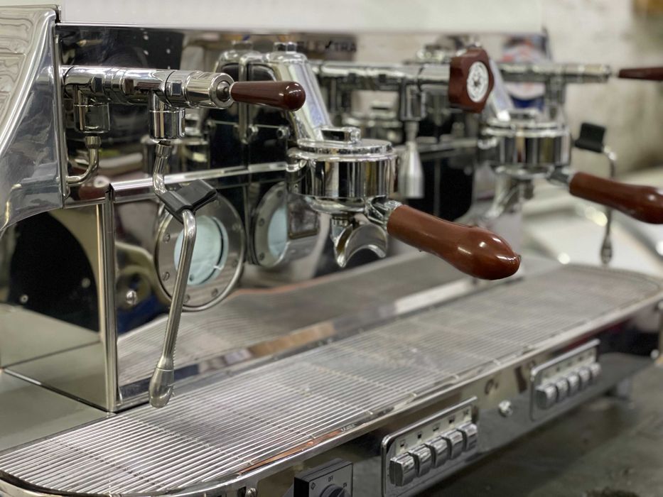 Професійна кавоварка Elektra Barlume