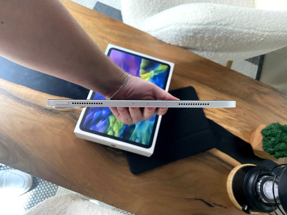Apple iPad Pro 11 2020 Wi-Fi + Cellular 256GB Silver (MXEX2, MXE52)