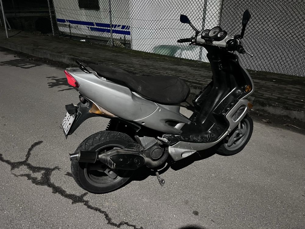 Scooter Peugeot speedfight