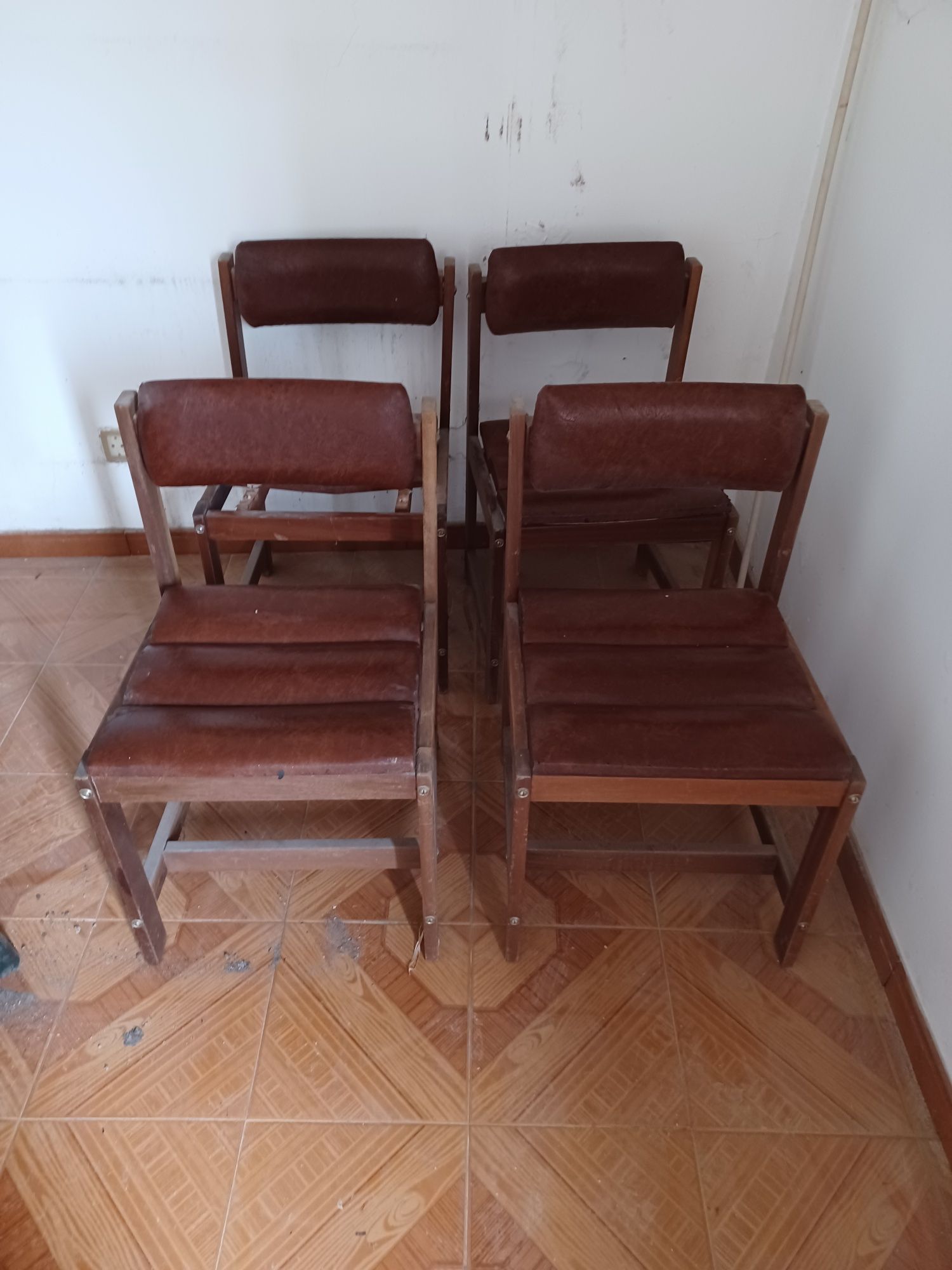 Cadeiras para restaurar