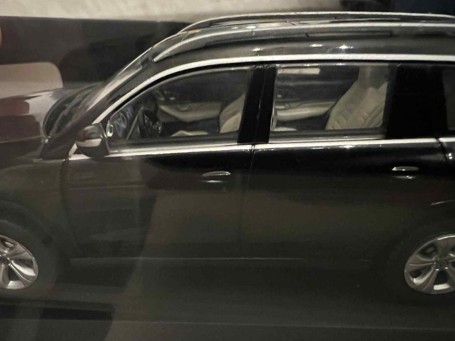 Mercedes-Benz GLS 1:43 Model Dealerski Model Kolekcjonerski