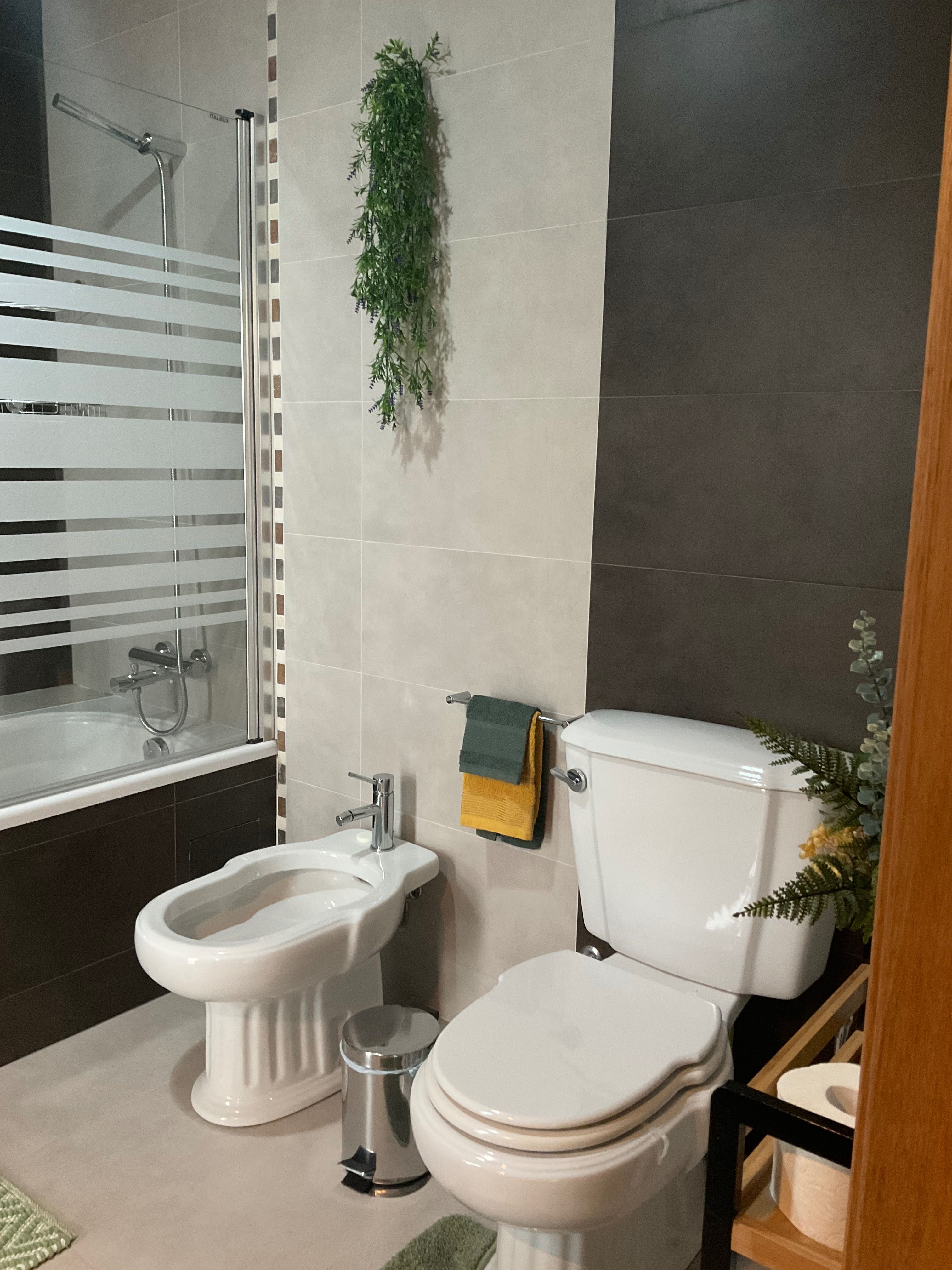 Quarto numa Moradia para Senhor despesas incluídas