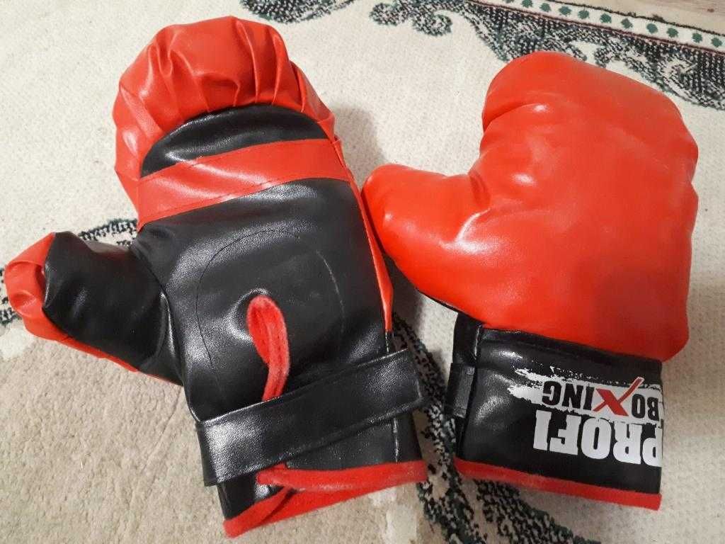 Детская боксерская груша с перчатками