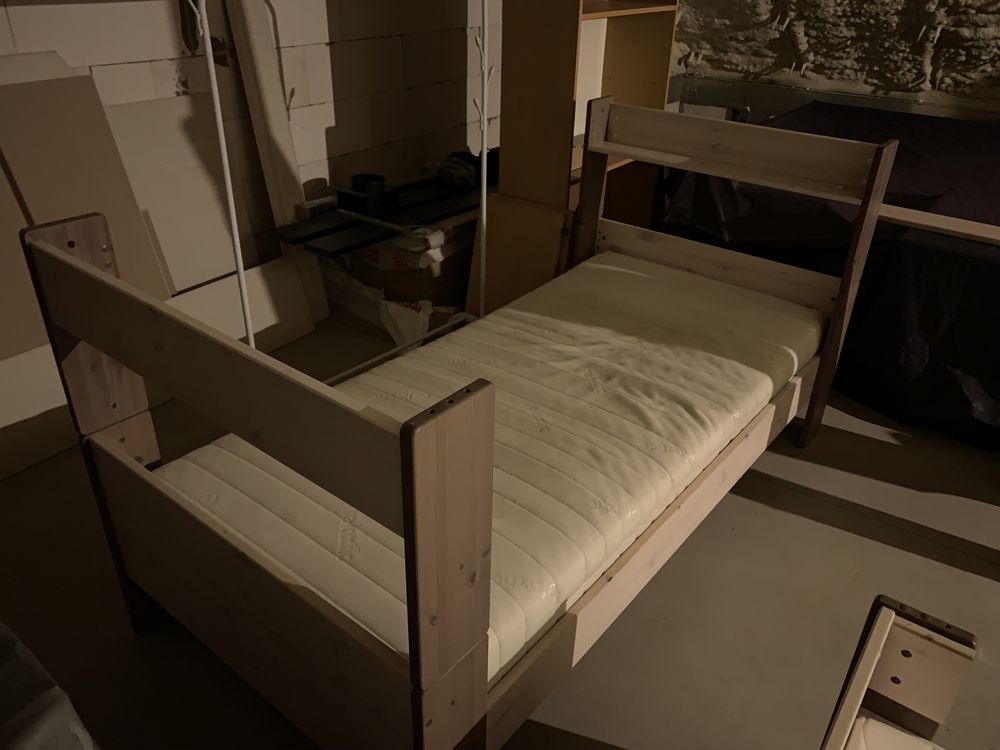 PUMO - łóżko piętrowe, drewniane plus 2 materace