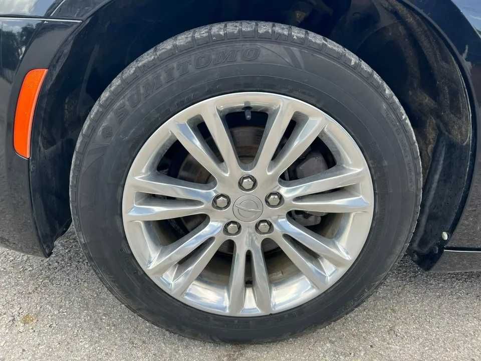 2017 Chrysler 300 Series