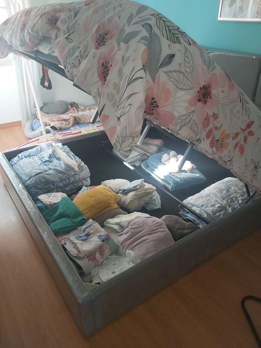 Cama sommier 1,80x200 cinza veludo e colchão emma