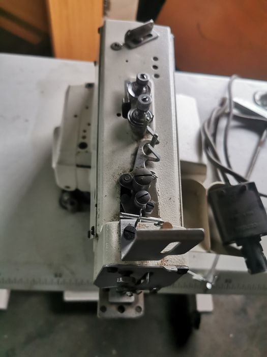 Máquina de pregar botões