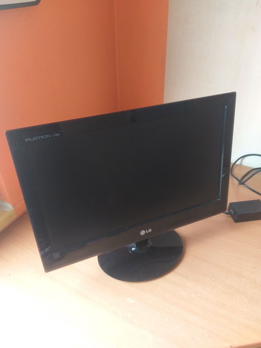 Monitor LG Flatron E1940 18.5cala VGA Sprawny