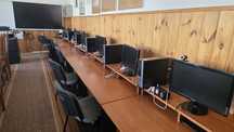 Pracownia komputerowa  14 sztuk Dell+ monitory+ meble odbiór wlasny