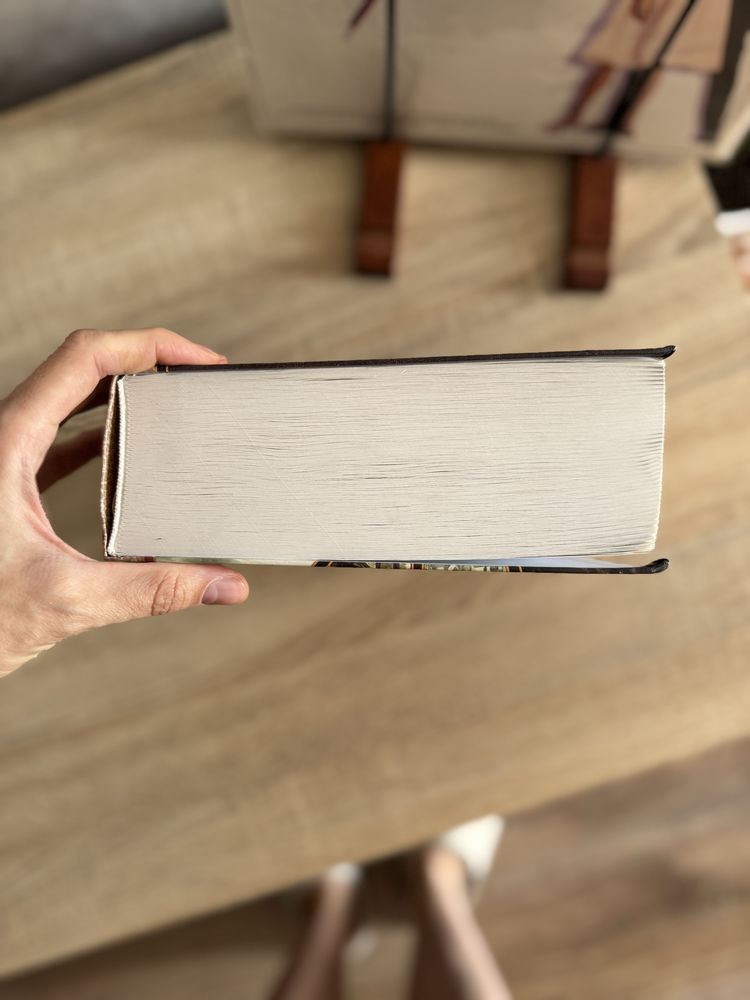 Колекційна книга серия весь гигант Анджей Сапковский Ведьмак