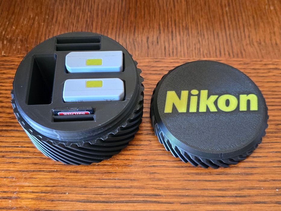 Кейси для акумуляторів Canon , Nikon , SONY , FUJI .