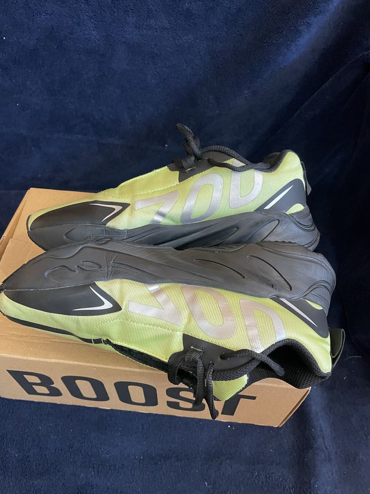 Adidas Yeezy 700 43(275) оригінал