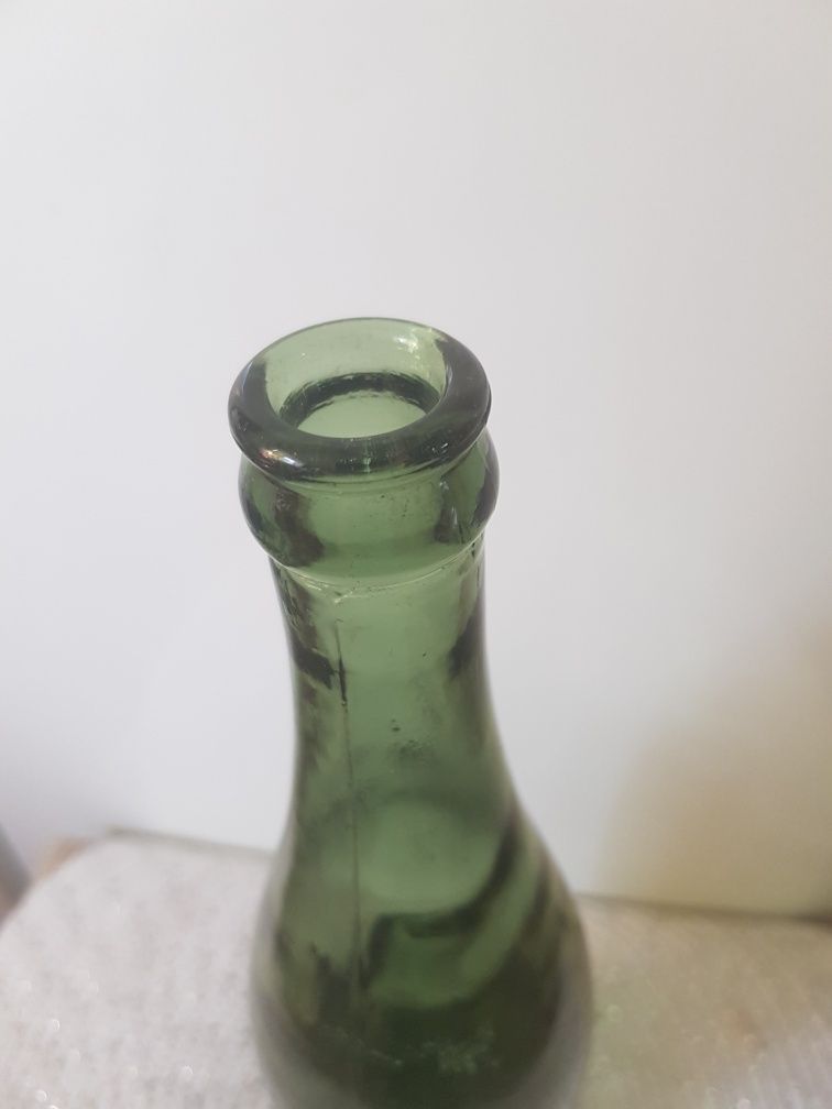 Przedwojenna butelka po francuskiej wodzie mineralnej Badoit