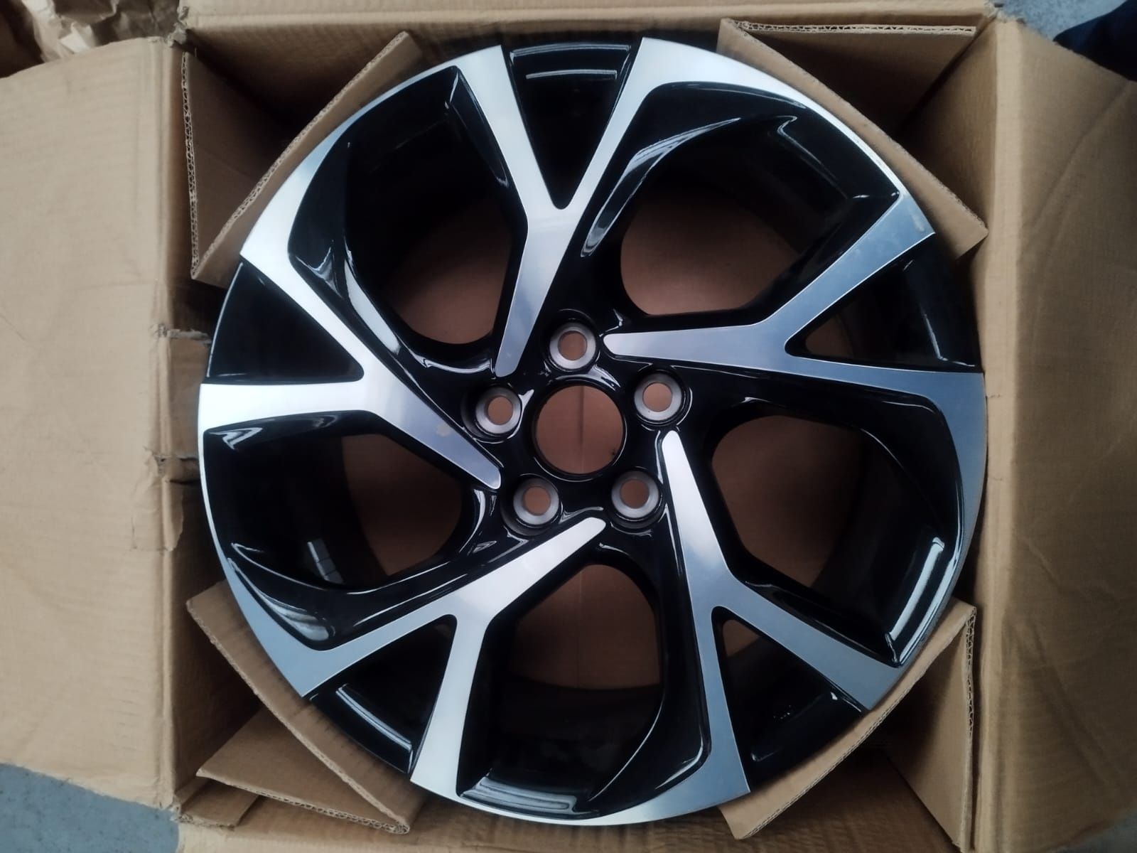 Jantes originais Toyota 5x114.3 R18