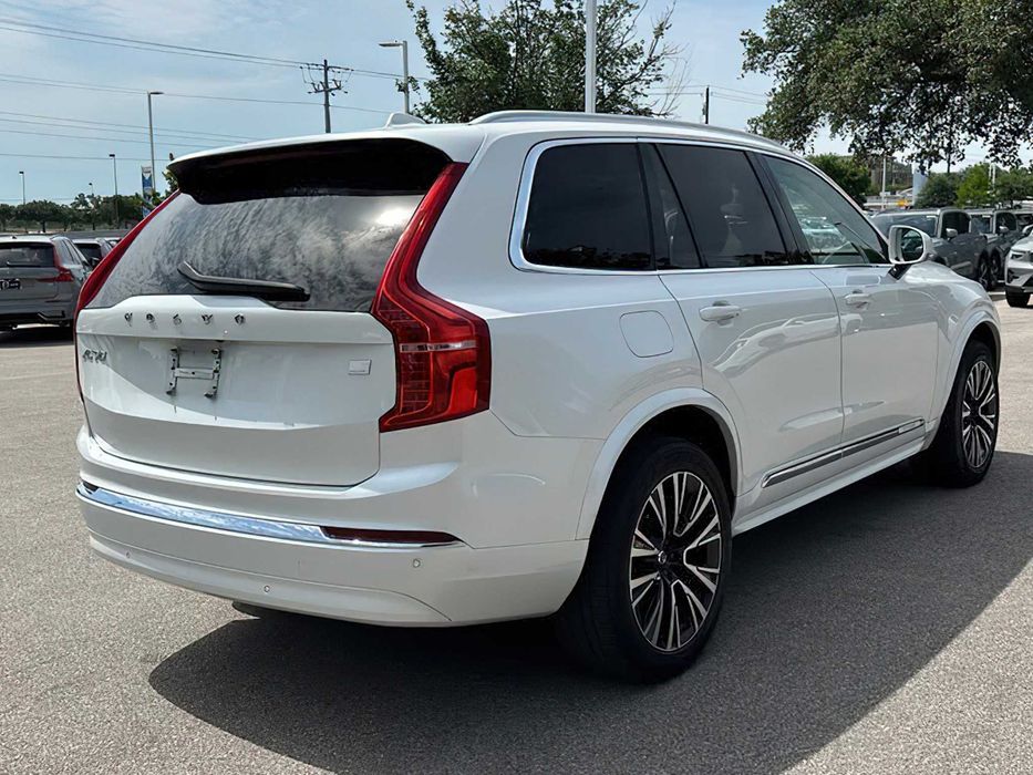 Volvo XC90 T8      2023