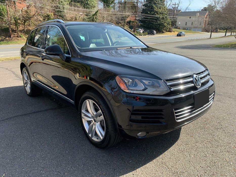 Volkswagen Touareg TDI Sport      2013