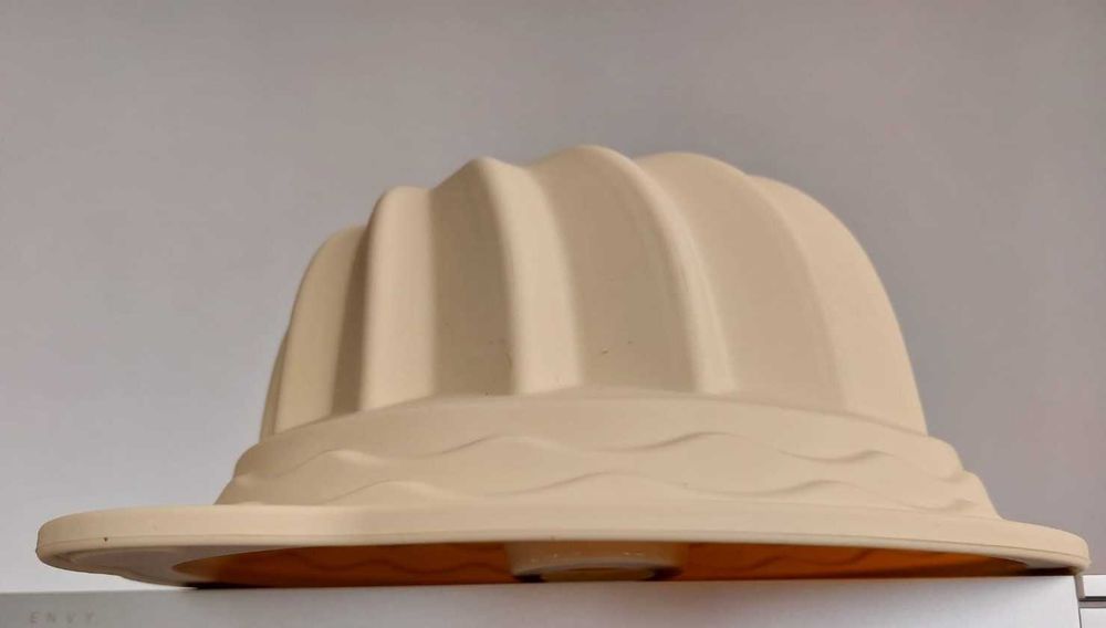 Formas de Pudim, Metálica 18cm., e em Silicone 20cm.