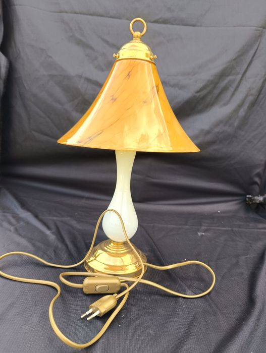 Stylowa lampka na ceramiczno stalowej podstawie