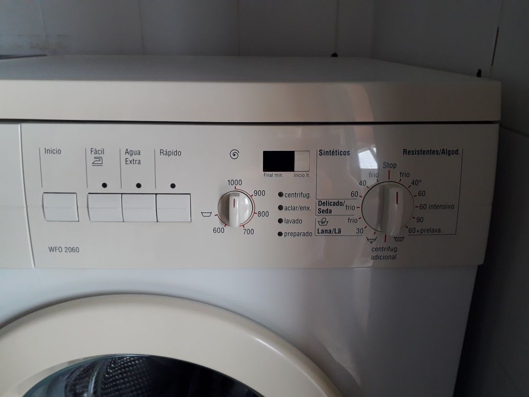 Máquina de lavar roupa Bosch usada com avaria