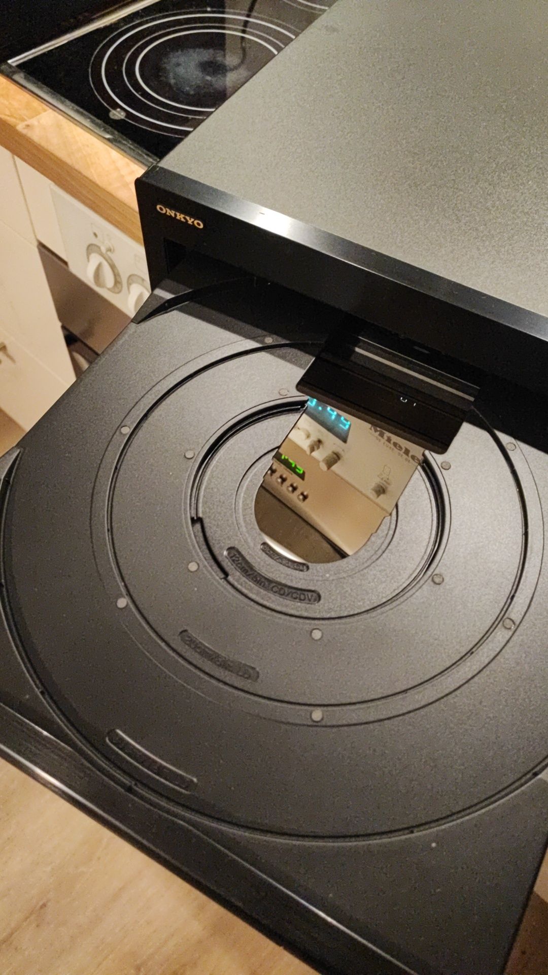 Onkyo DX-V370 i Onkyo DV-S717