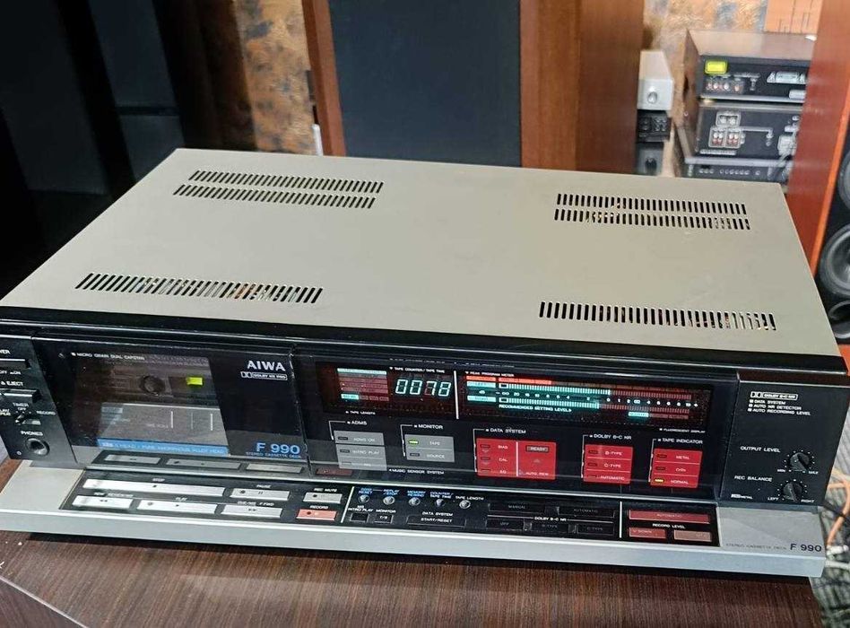 Aiwa AD-F990 топова аудіофільська касетна дека
