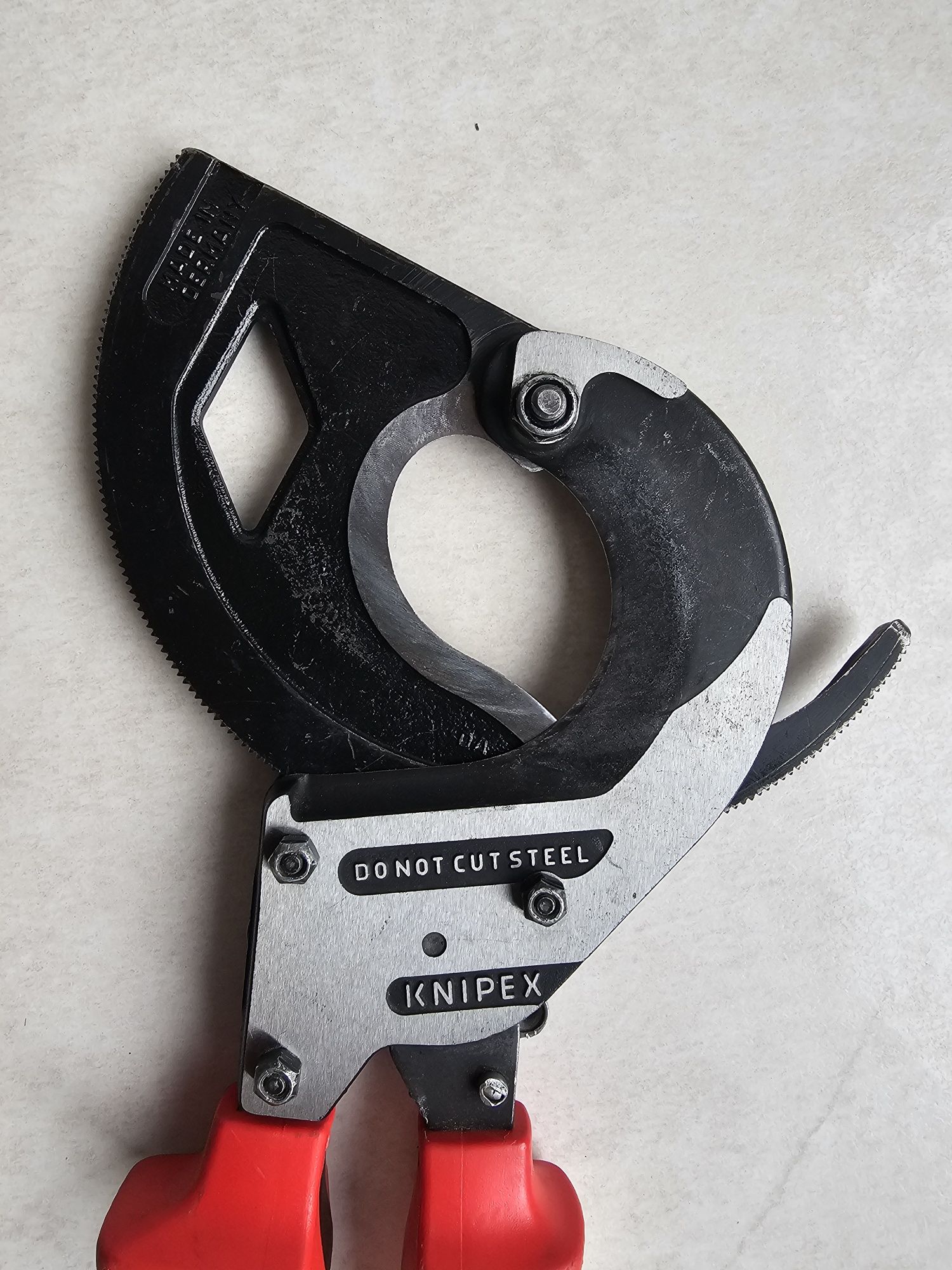 Nożyce do kabli z mechanizmem zapadkowym Knipex