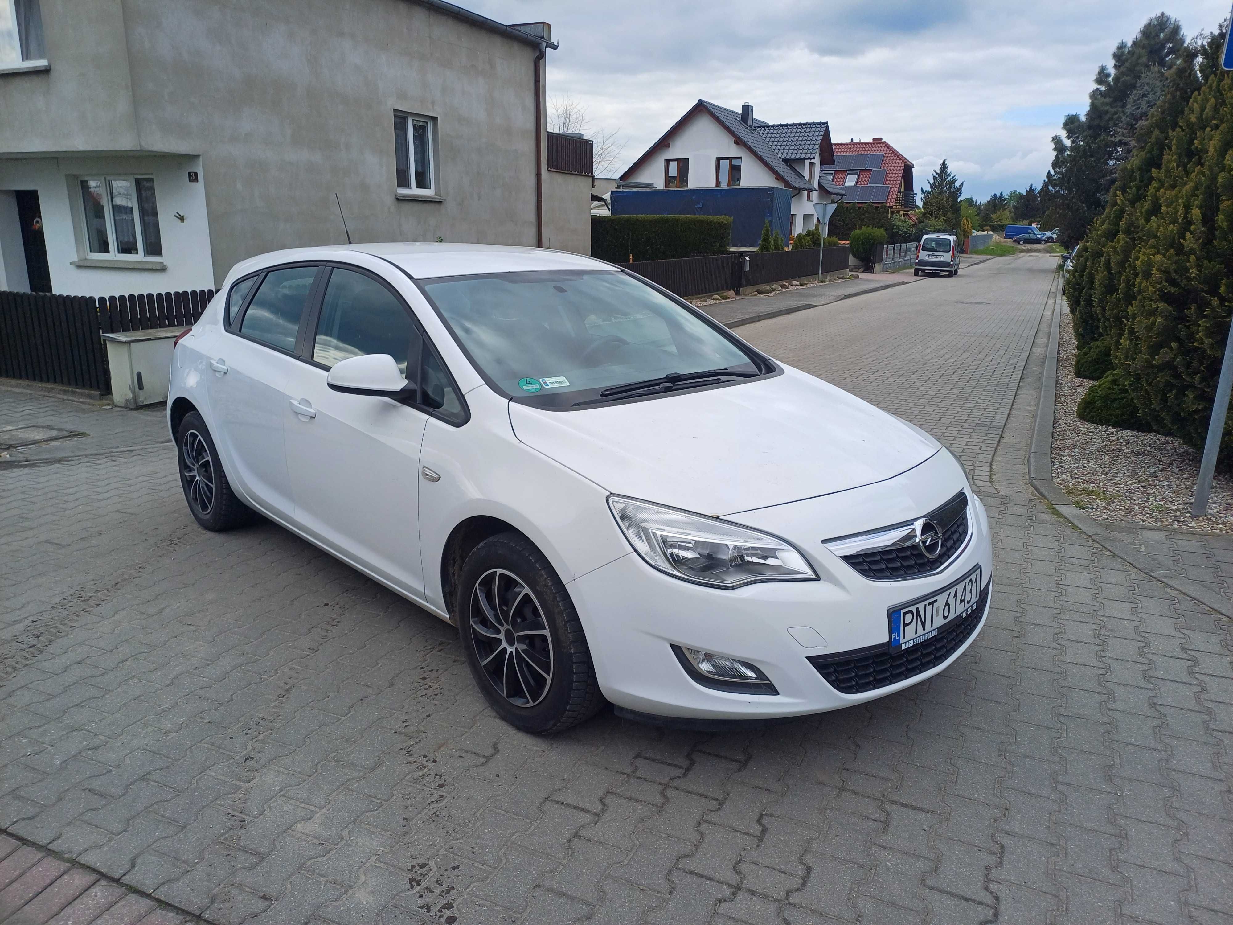 Opel Astra J Zadbana