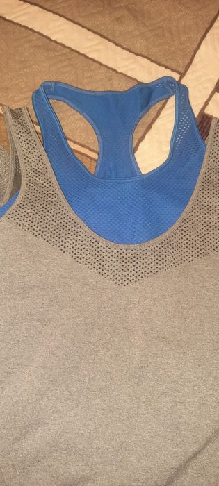 Костюм для спорту